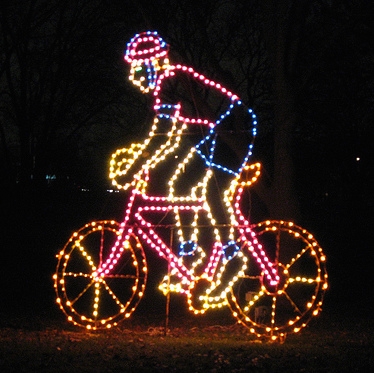 La nuit, à vélo, comment rendre mon enfant bien visible ?